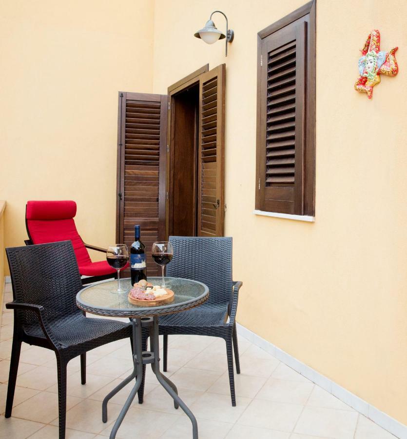 Sosta Dei Garibaldini Villa กัมโปเฟลิเช ดิ โรชเชลลา ภายนอก รูปภาพ